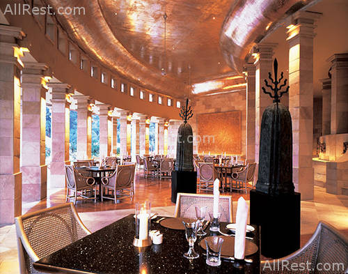 Amanjiwo resort 38